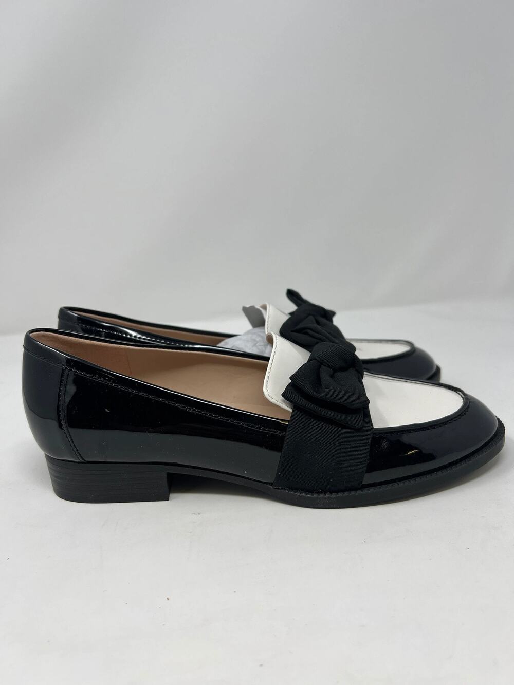 Bandolino Women's 8M Lindio Black/White Patent Loafers